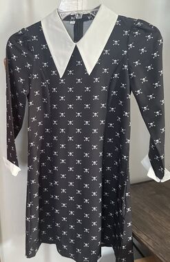 Gothic Girl Skull Crossbones Black White Collar Cuffs Child Girls Costume XL